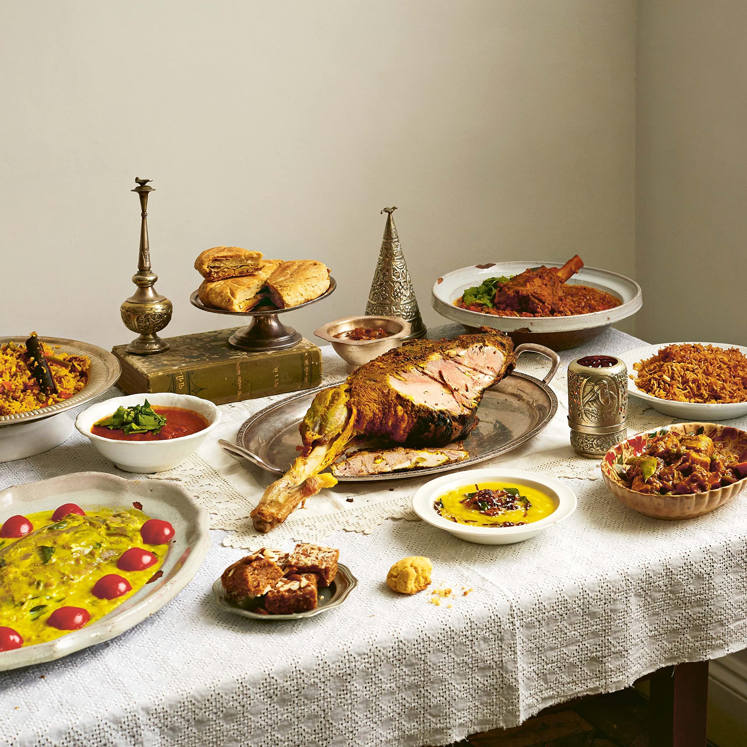 Parsi: From Persia to Bombay: Recipes & Tales from the Ancient Culture (Farokh Talati)