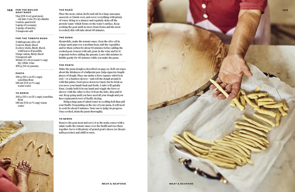 Pasta Grannies: Comfort Cooking: Traditional Family Recipes From Italy’s Best Home Cooks (Vicky Bennison)