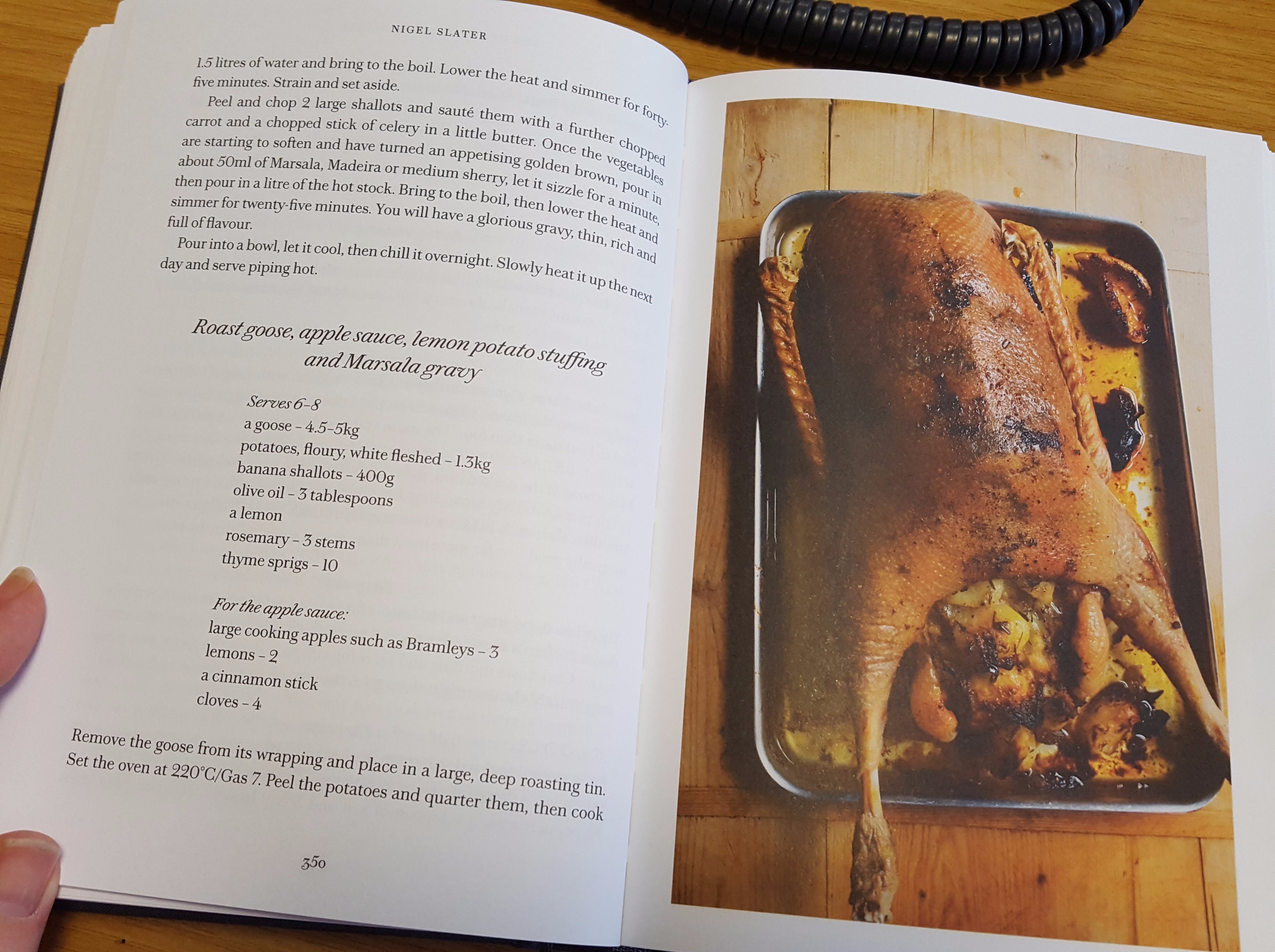 The Christmas Chronicles: Notes, stories & 100 essential recipes for winter (Nigel Slate)