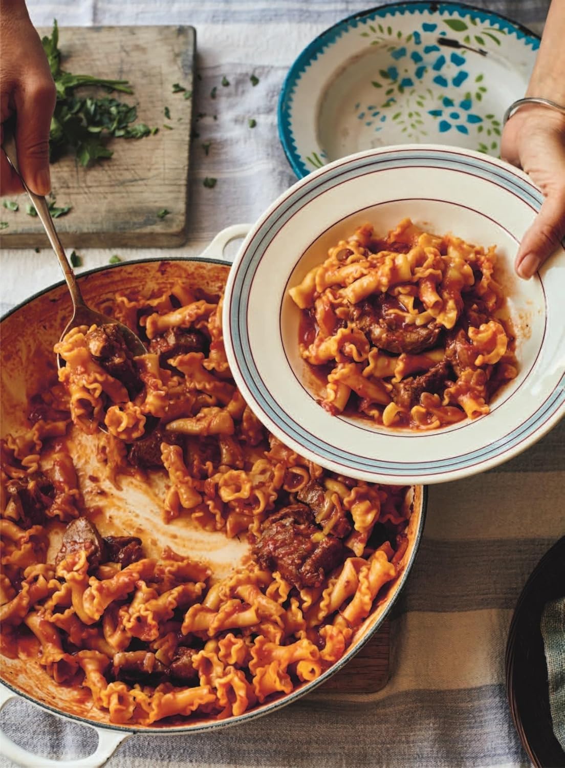 MEDesque: Everyday Recipes with Mediterranean Roots (Georgina Hayden)