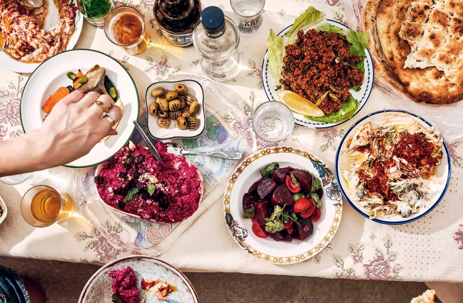 Smoke and Seasoned Bread: Recipes from Türkiye (Hasan Semay)