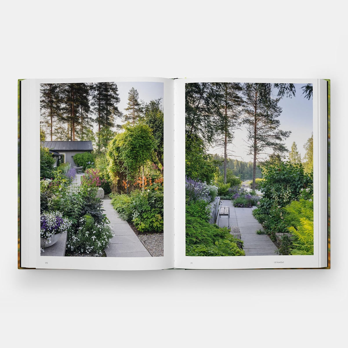 *Pre-order* Into the Garden: Private Sanctuaries Around the World (Phaidon Editors, Clare Foster, Juliet Roberts, Colleen Morris)
