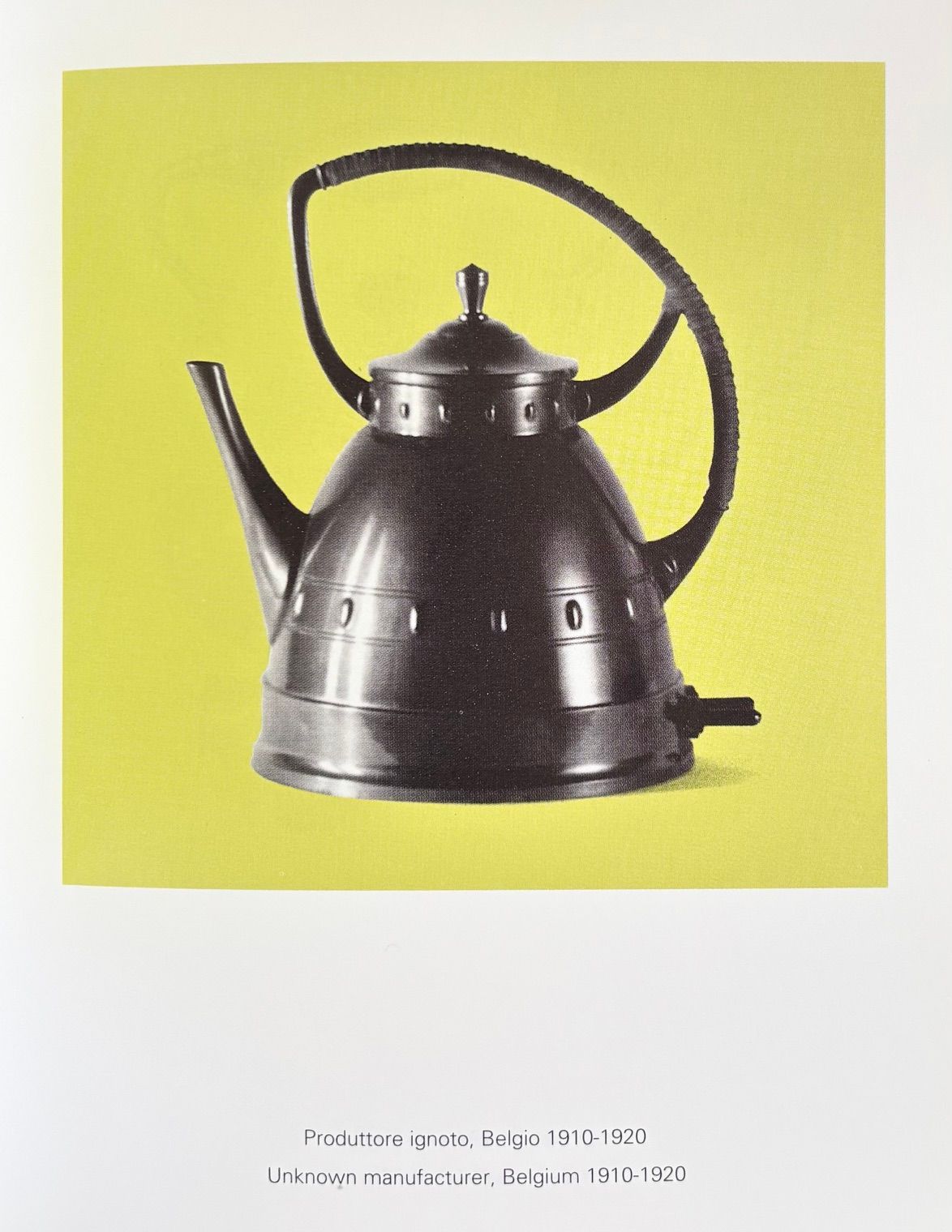 (*NEW ARRIVAL*) (Food History) Raffaela Poletti. La Cucina Elettrica: Small Kitchen Devices from their Invention to the Seventies