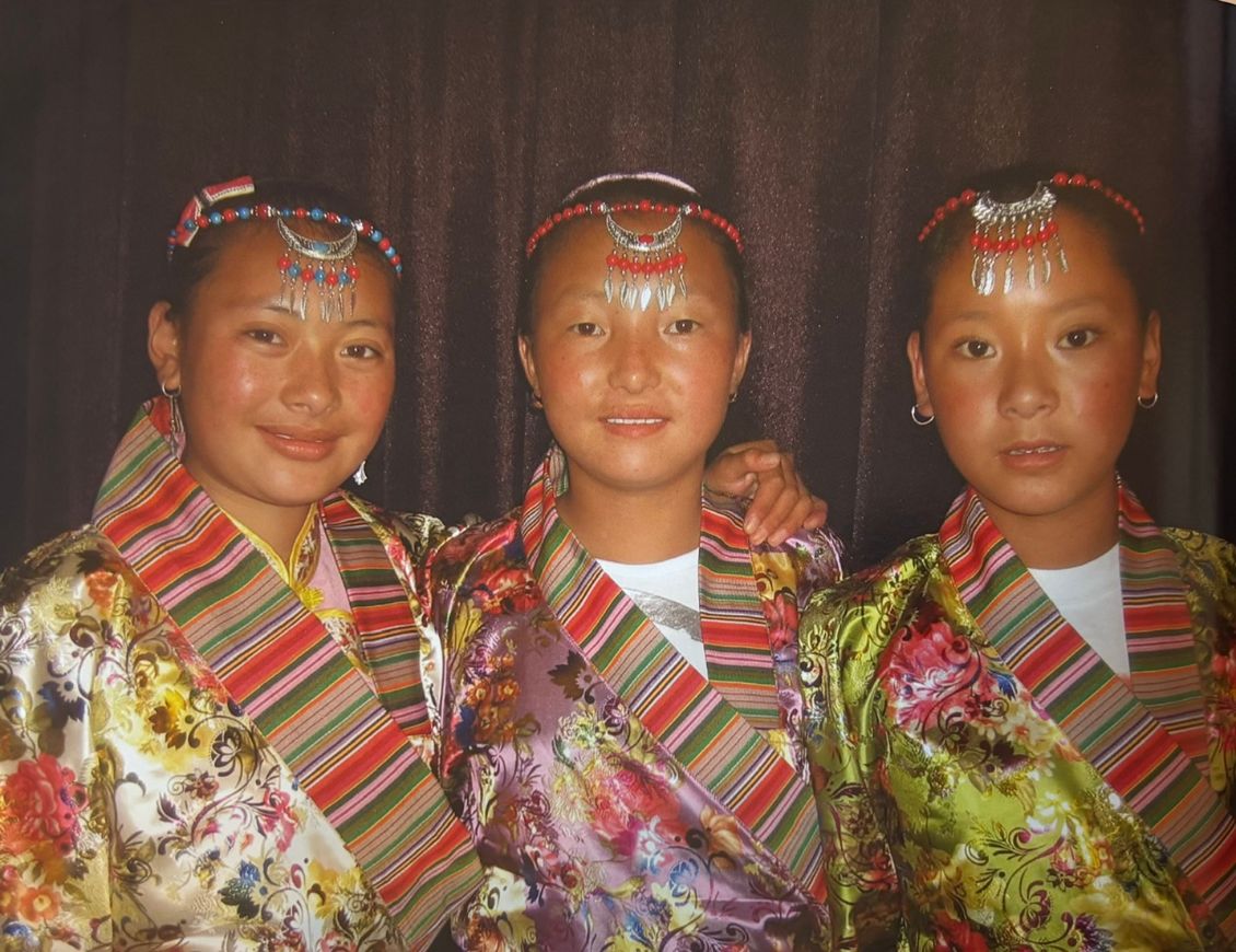 (*NEW ARRIVAL*) (Tibetan-Chinese) Our International Kitchen: A bilingual Cookbook to benefit the Seng Girls' Vocational Training School and Home