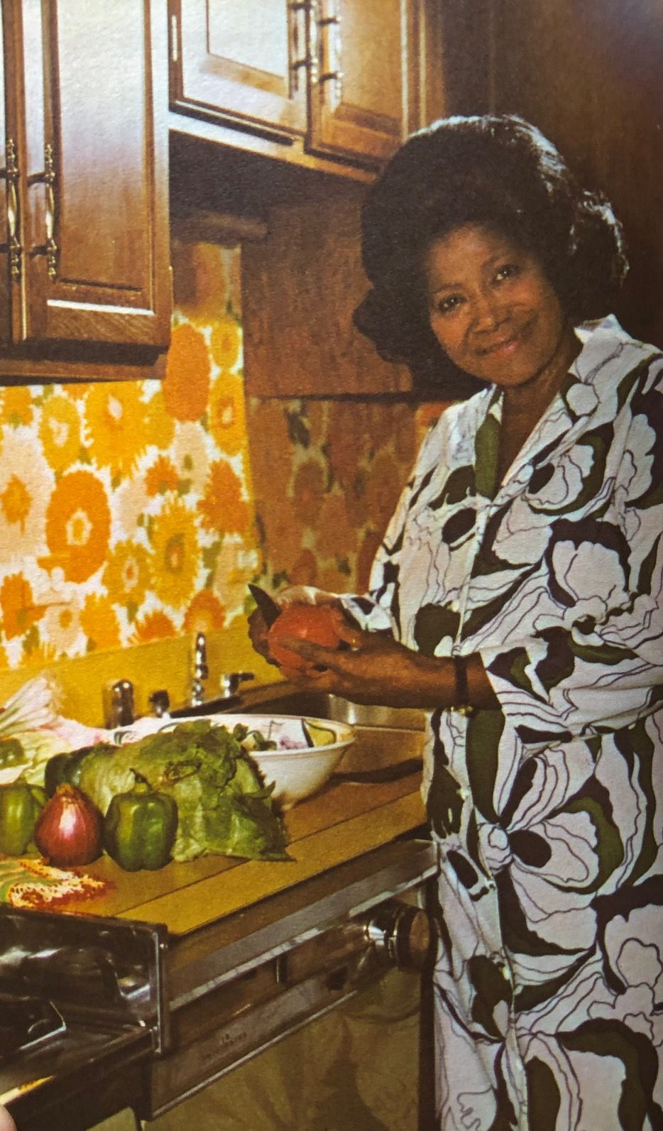 (African American) Jackson, Mahalia.  Mahalia Jackson Cooks Soul