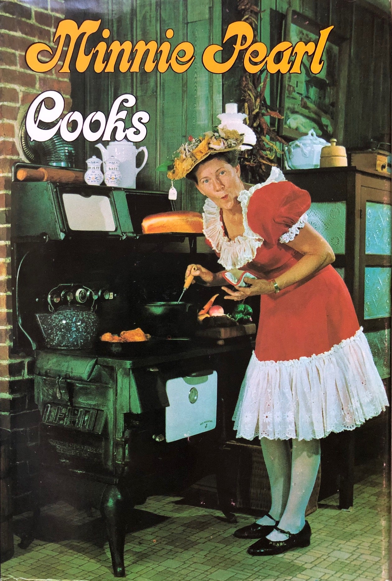 (Celebrity) Minnie Pearl. Minnie Pearl Cooks.